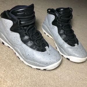 *Offers?* Gray cement Jordan 10s